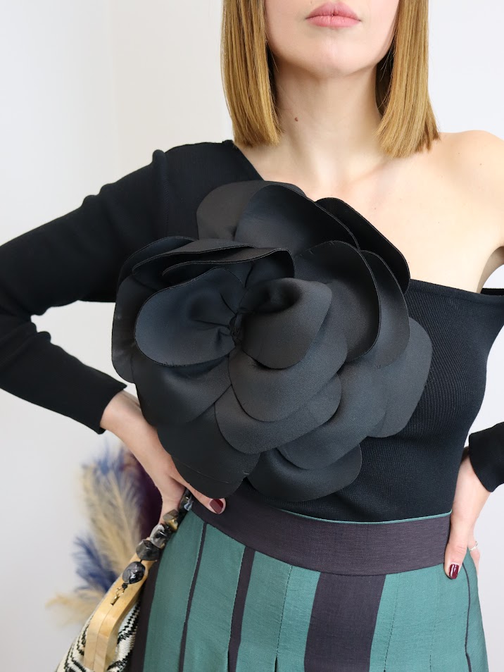 Top flor negro