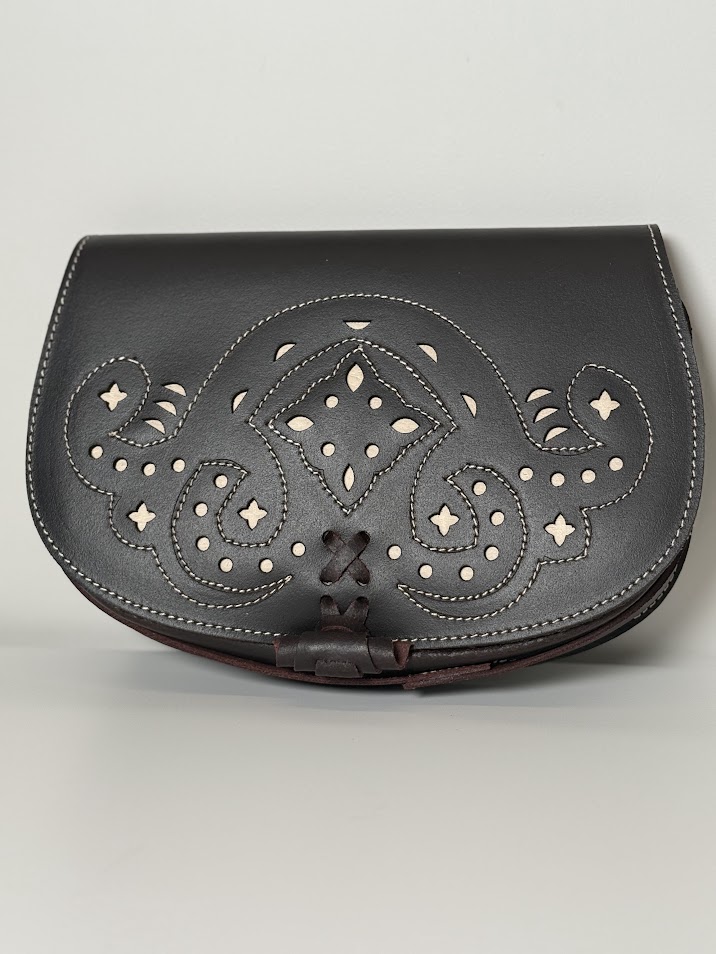 Bolso/riñonera Rociana repujada beige