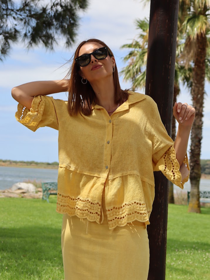 Camisa efecto lino calado amarilla