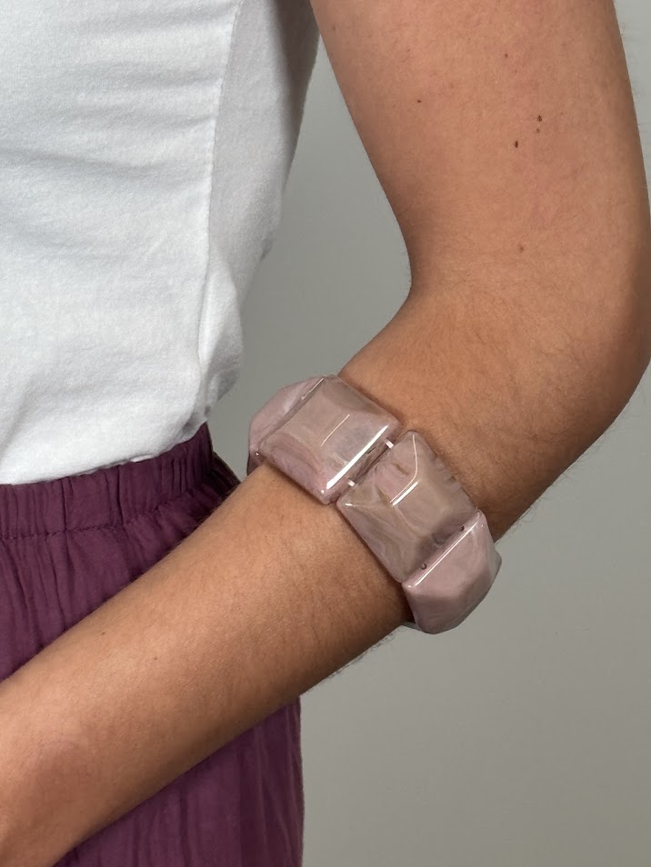 Brazalete piedras rosa palo