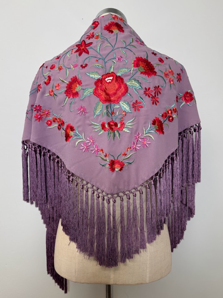 Mantón bordado Clavel malva