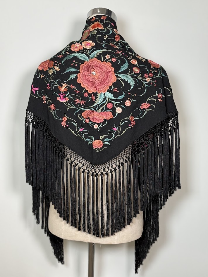 Mantón bordado Lucena negro
