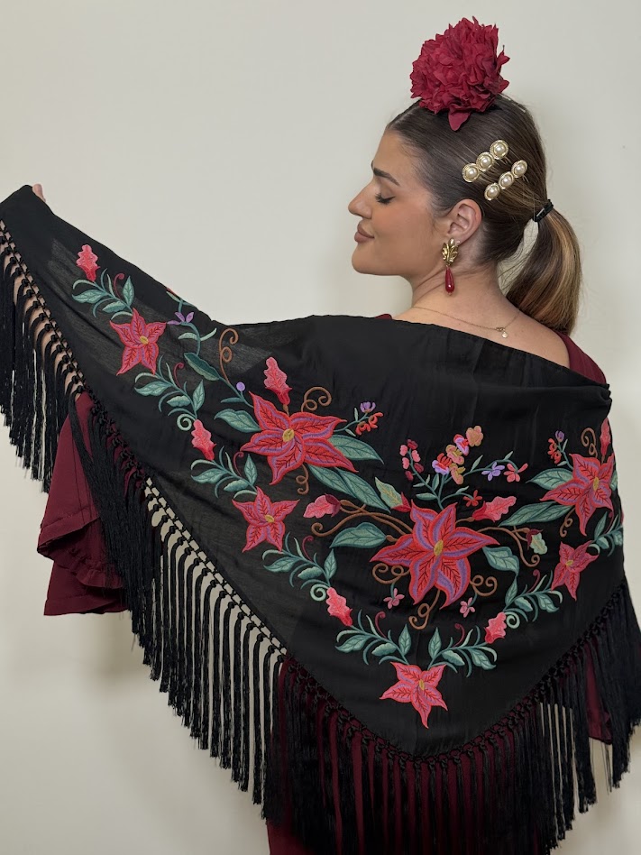 Mantón bordado Triana negro
