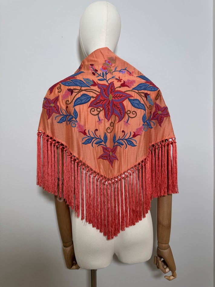 Mantón bordado Triana naranja
