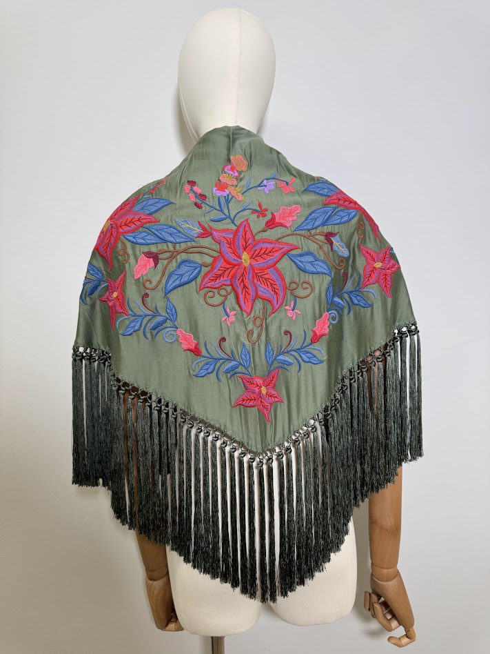 Mantón bordado Triana verde oliva