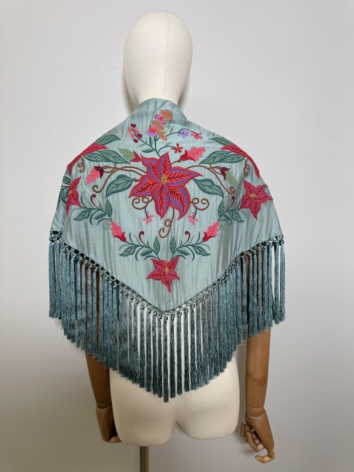 Mantón bordado Triana verde agua