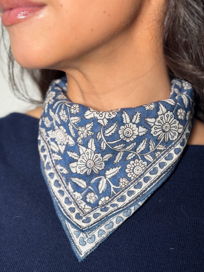 Pañuelo estampado azul