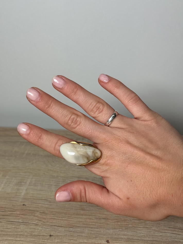 Anillo piedra beige