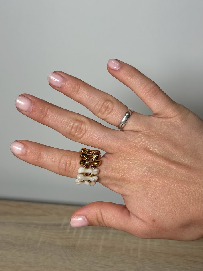 Anillo Kira beige