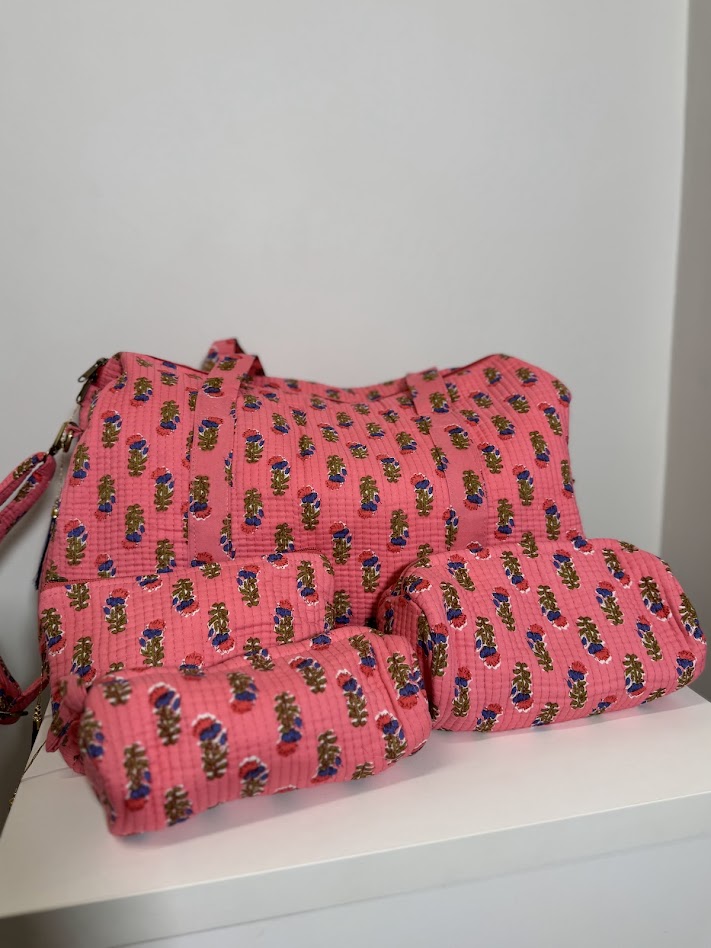 Bolsa de viaje + neceséres India rosa