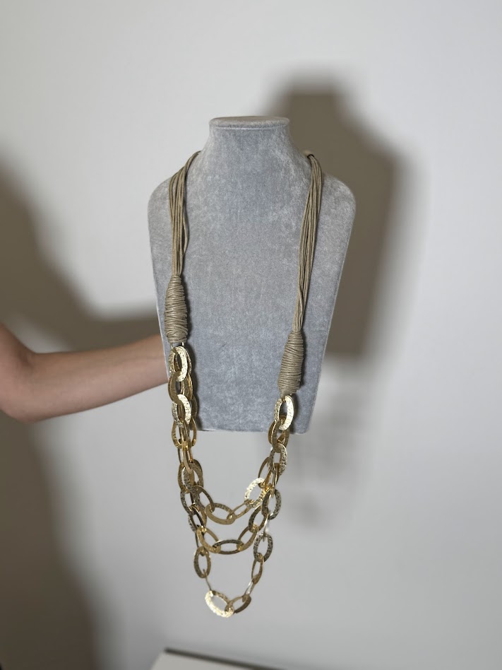 Collar cuerdas doradas
