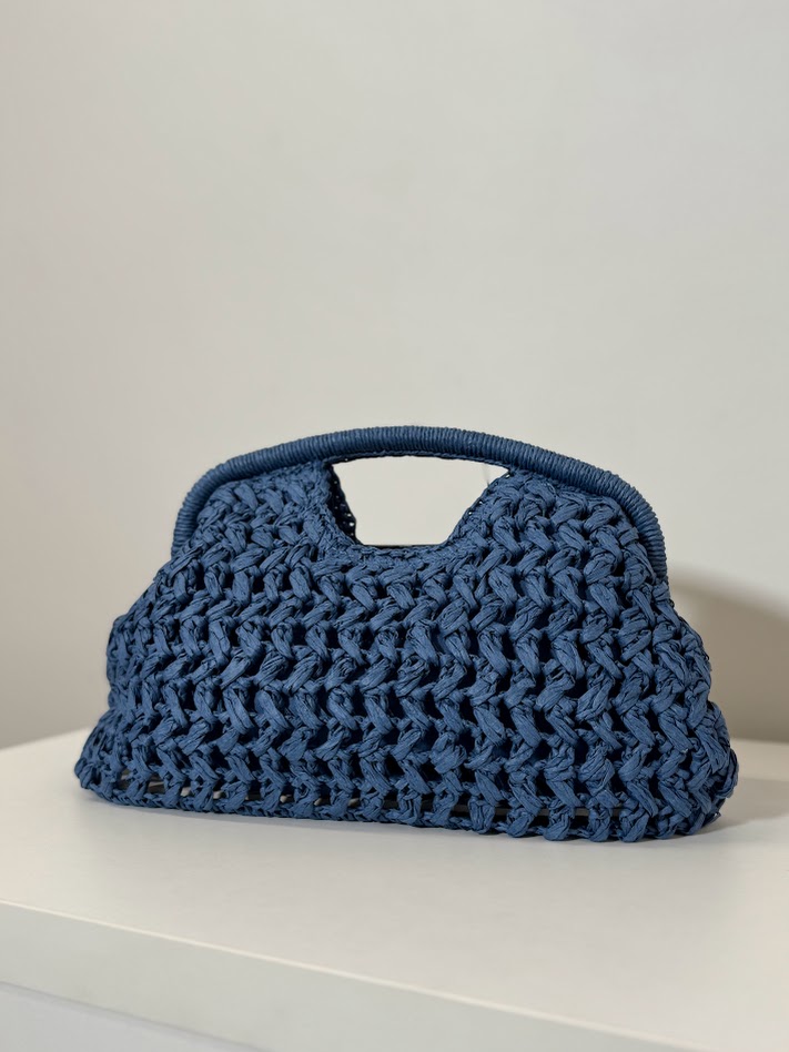 Cartera rafia azul