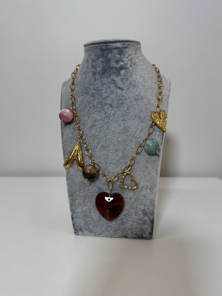 Collar variado piedras