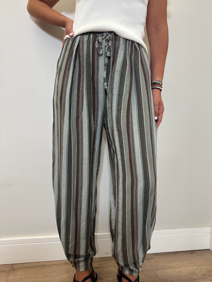 Pantalón rayas verde bombacho