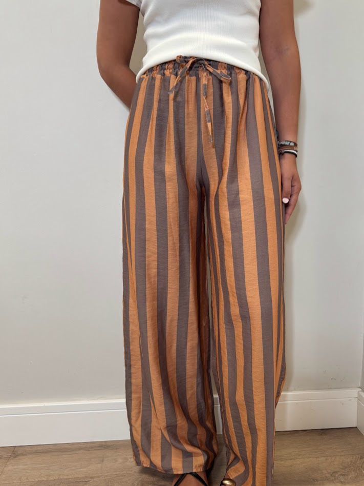 Pantalón rayas gris bombacho