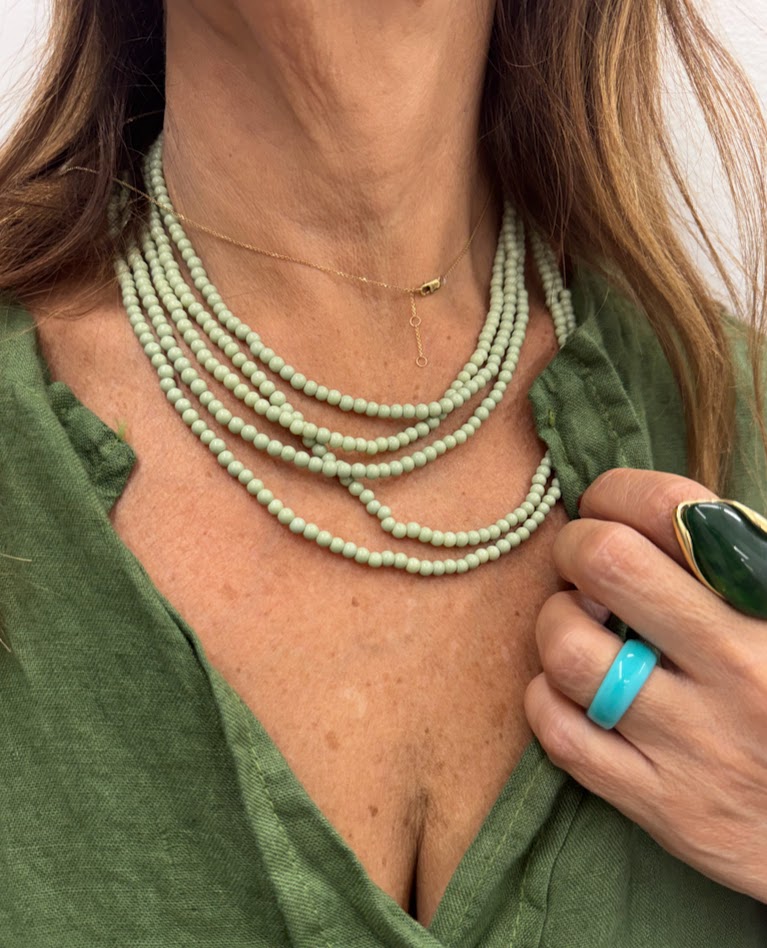 Collar bolas verde agua