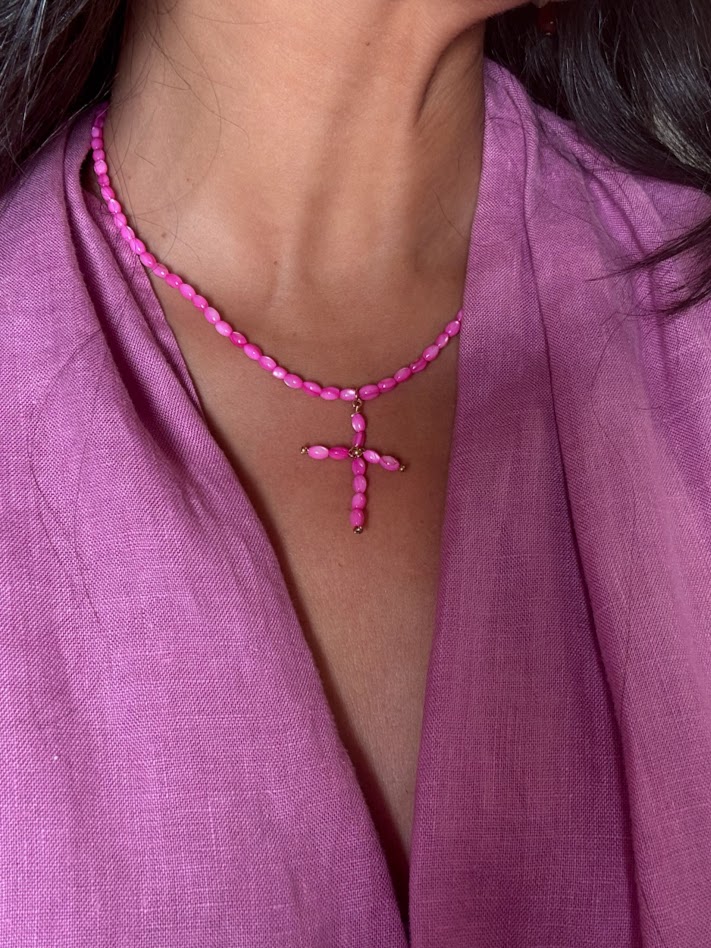 Collar cruz fucsia