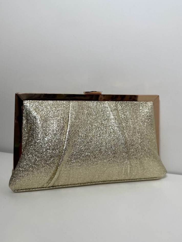 Cartera brillo dorada