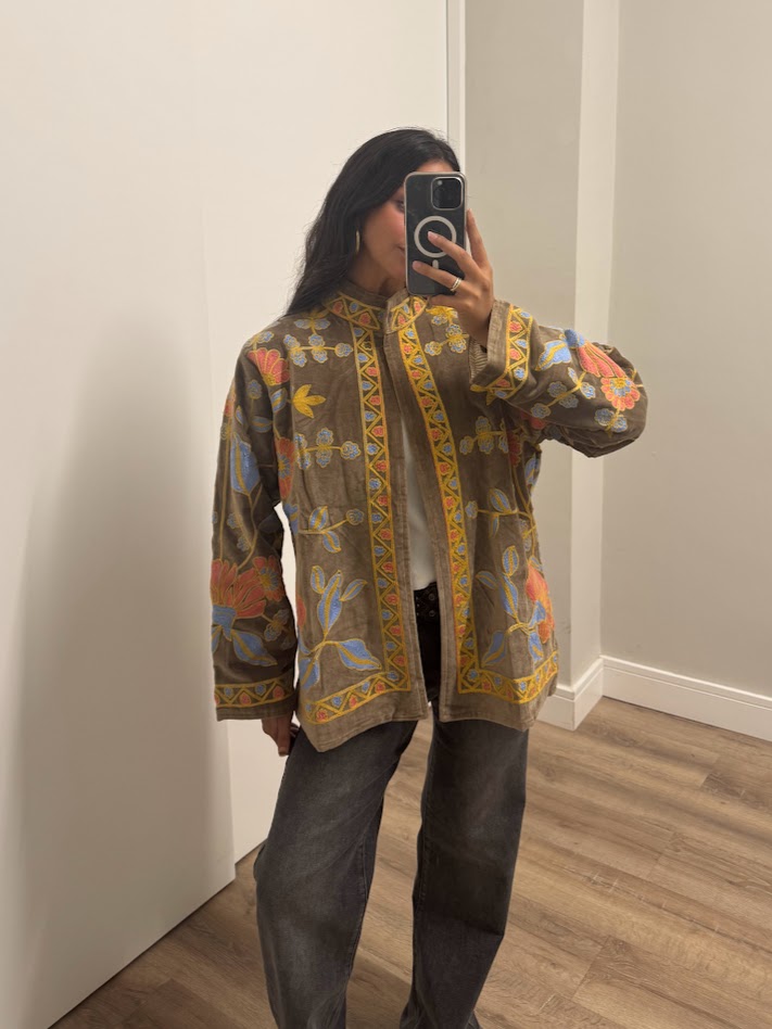 Chaqueta bordada topo