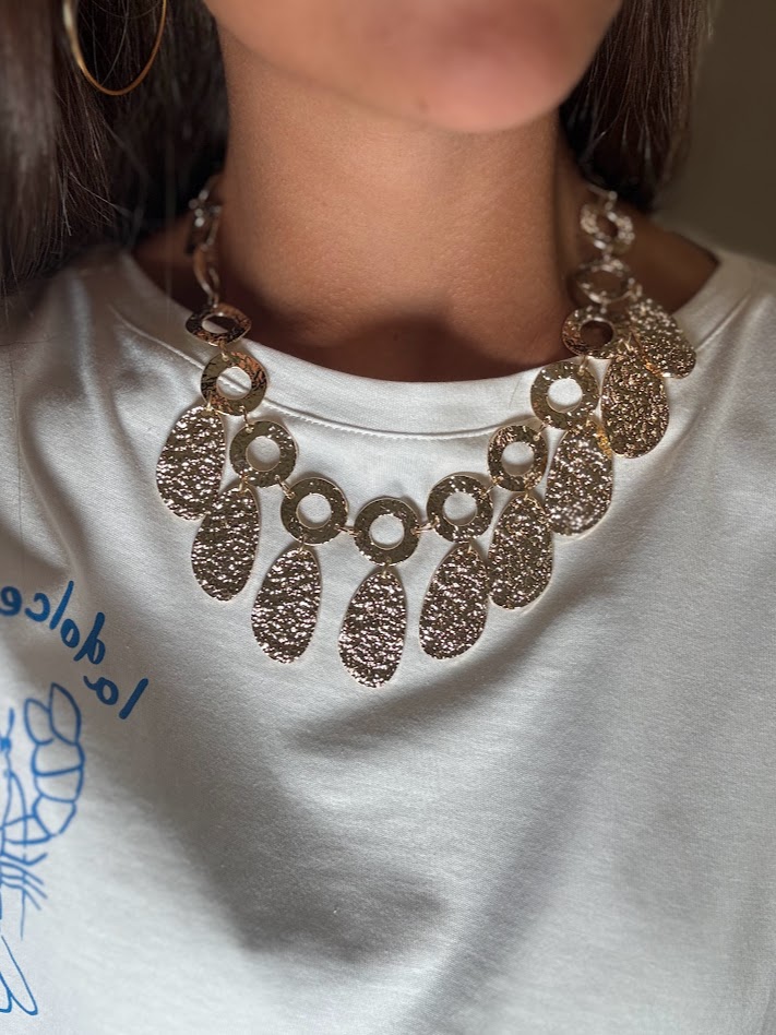 Collar chapa dorada