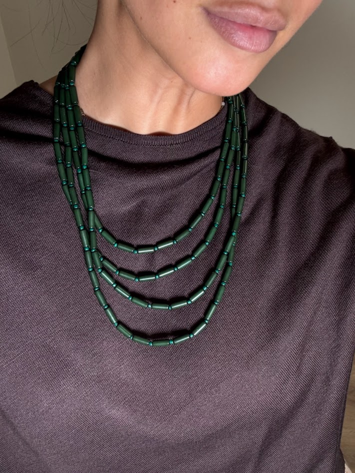 Collar tiras verde