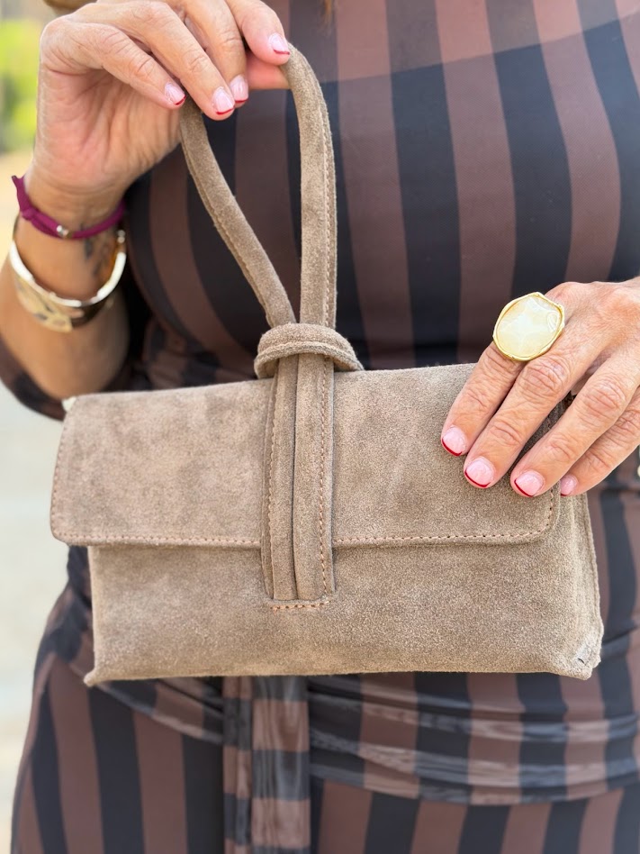 Bolso de piel beige