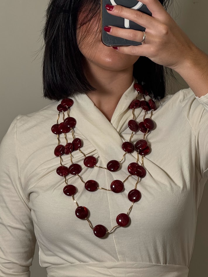 Collar bolas grandes burdeos