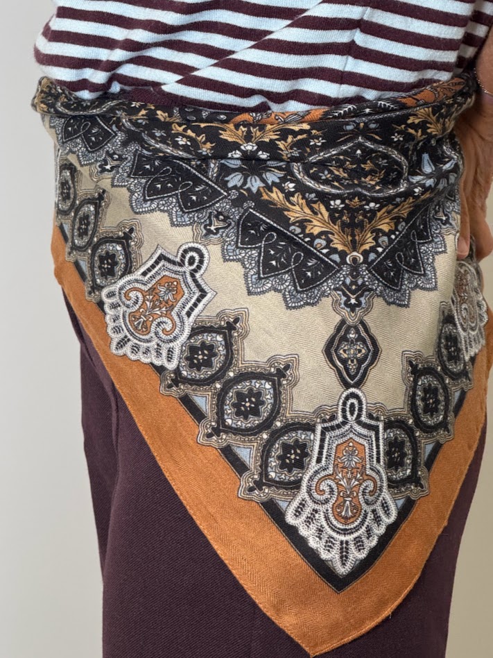 Pañuelo paisley mostaza
