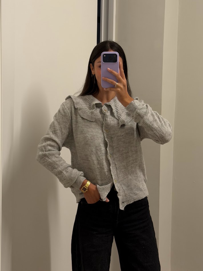 Chaqueta punto cuello volante gris